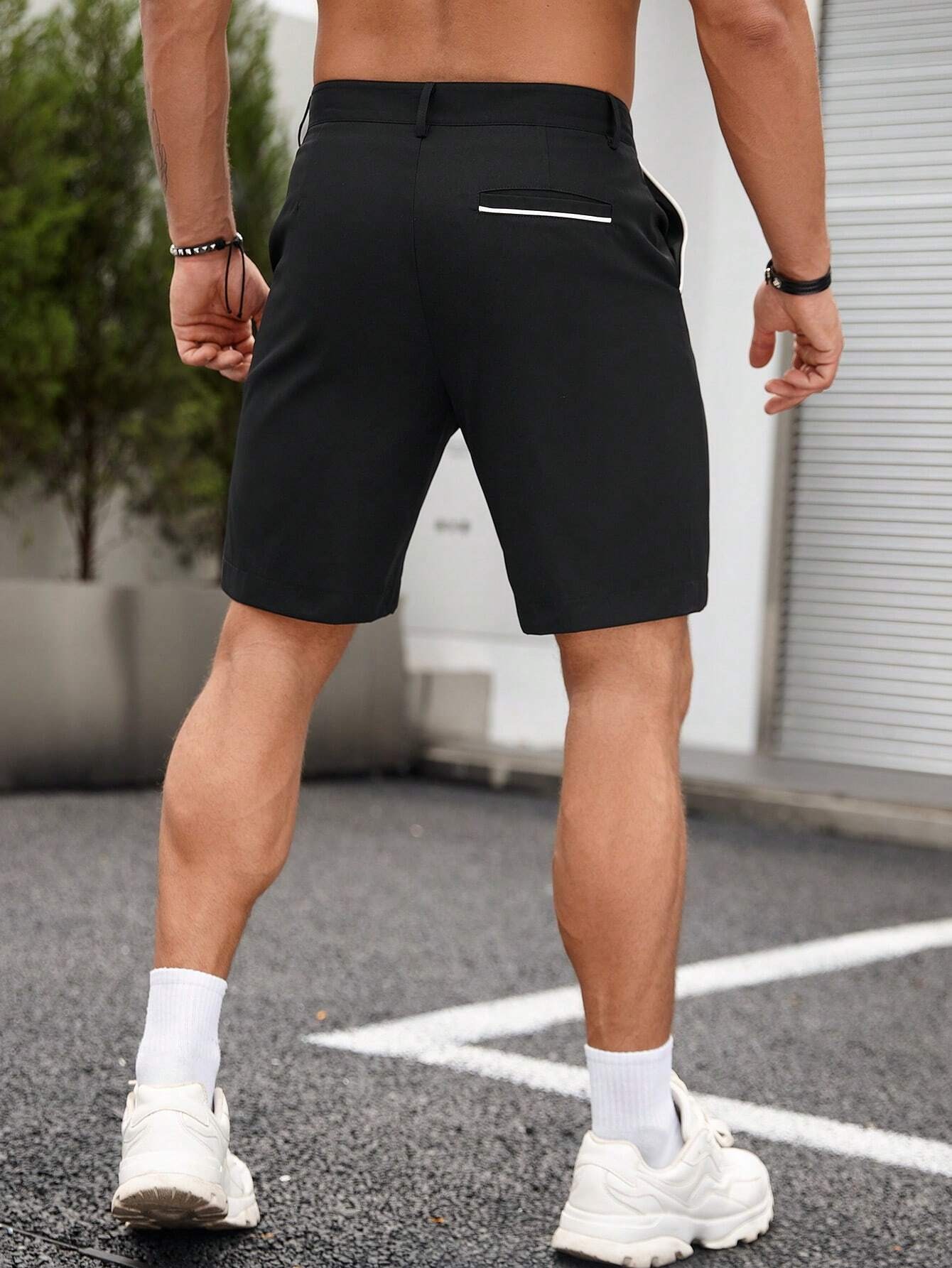 メンズコントラストトリムチノショーツ、ミッドウエストボタンフ - Shorts Chino Slim のレビューと価格